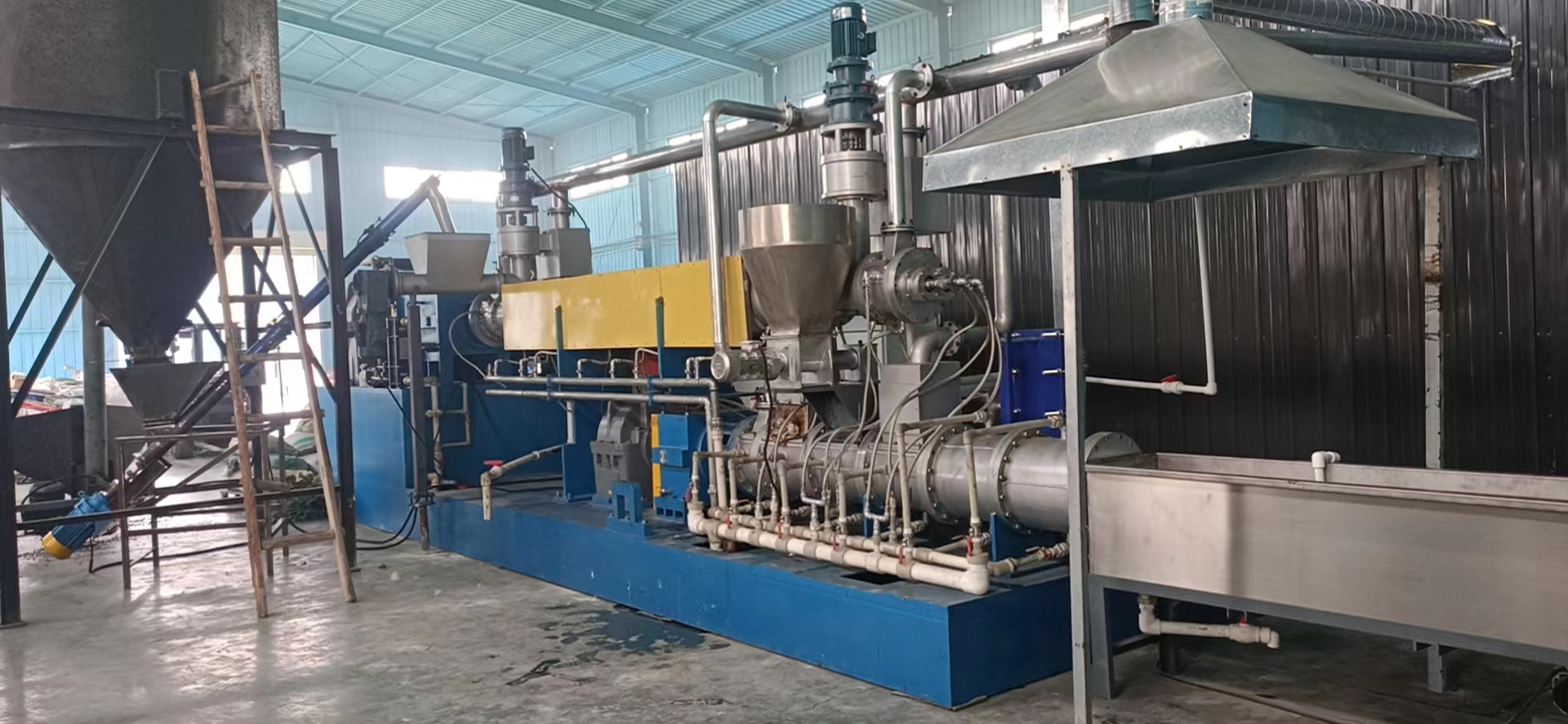 橡胶脱硫挤出机